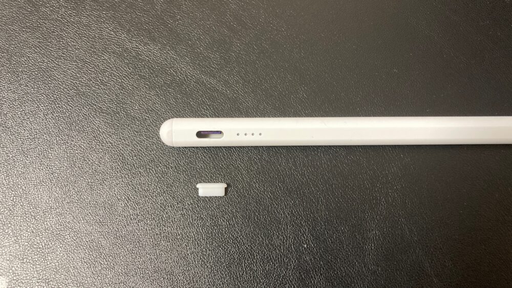 充電端子のシリコン製の蓋