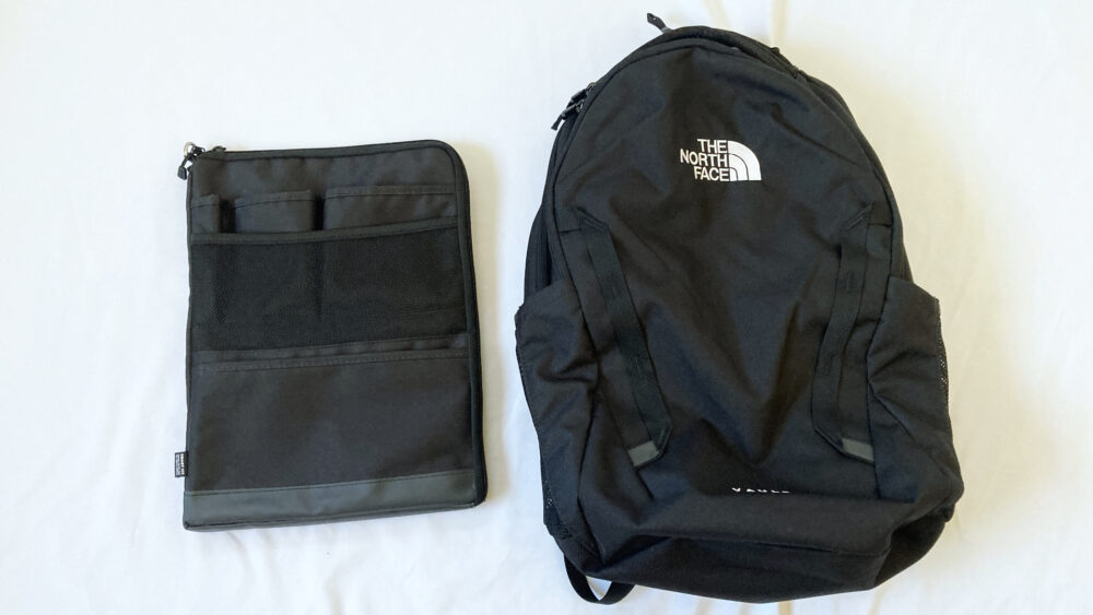 VAULTとバッグインバッグを並べてみたところ