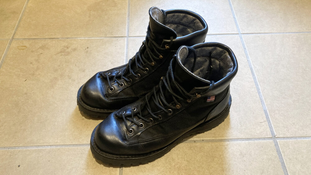 ダナーライトメンテナンス後斜めから