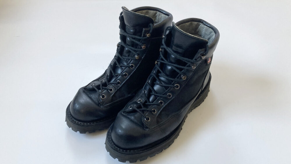 ダナーライトを斜めから写した画像