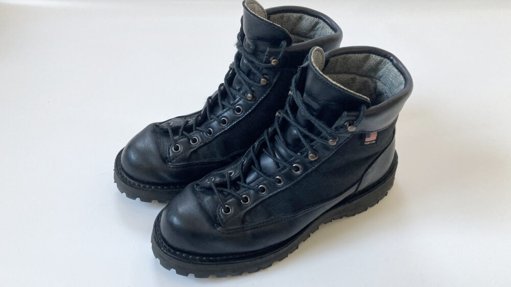 ダナーライトを斜めからのカット