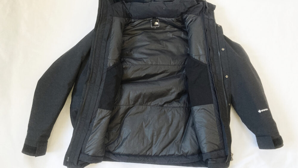 内側の大きなポケット