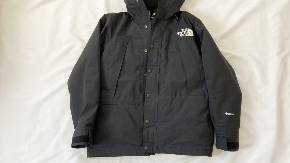 ジップインサニーヌックジャケットとマウンテンライトジャケットを連結し前を閉じたところ