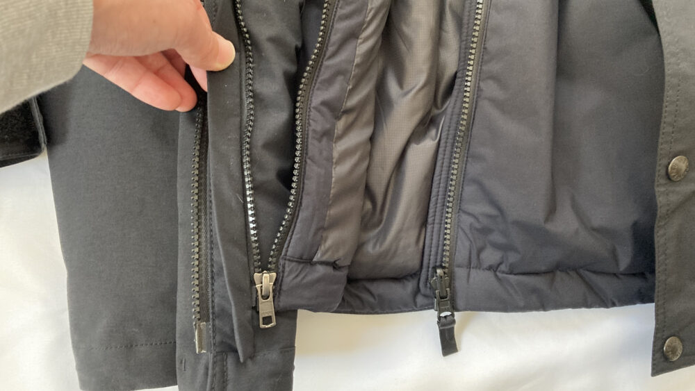 ジップインサニーヌックジャケットとマウンテンライトジャケットのジッパーを連結