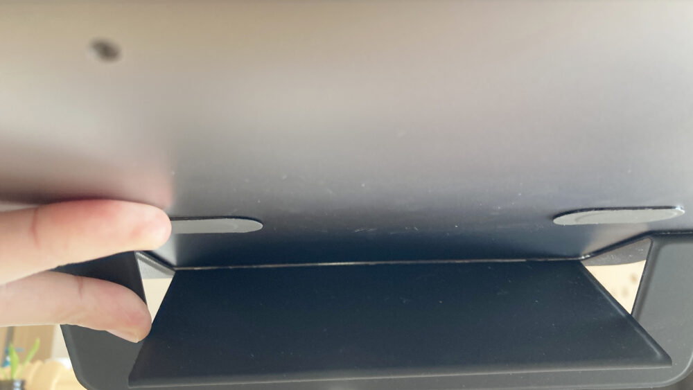 底面が空いている様子