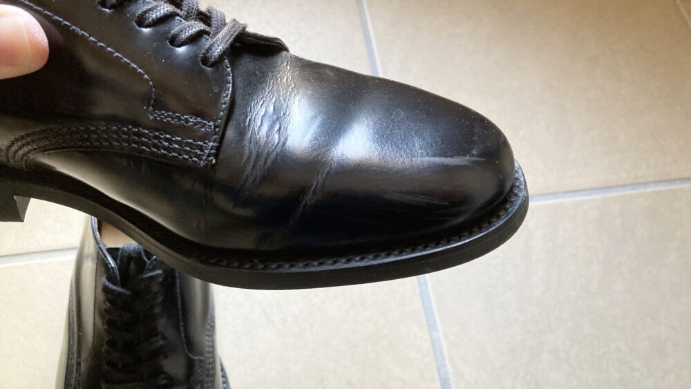 つま先内側の傷ビフォー