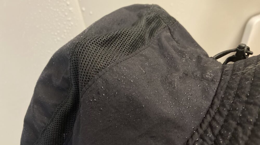 水滴を払っても濡れた感はあった